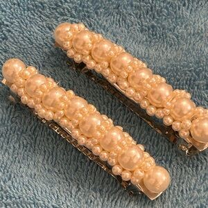 Vintage Hair Accessories. Beautiful faux pearl vintage barrettes (2)
